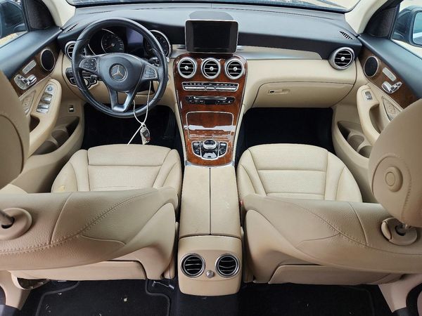 2017 MERCEDES-BENZ GLC GLC300