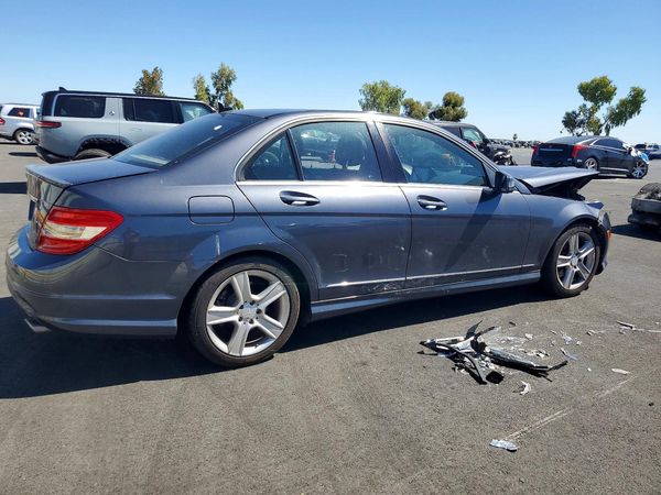 2011 MERCEDES-BENZ C