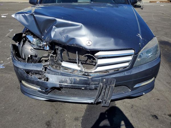 2011 MERCEDES-BENZ C