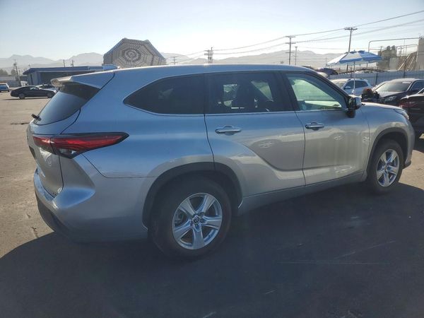 2021 TOYOTA HIGHLANDER LE