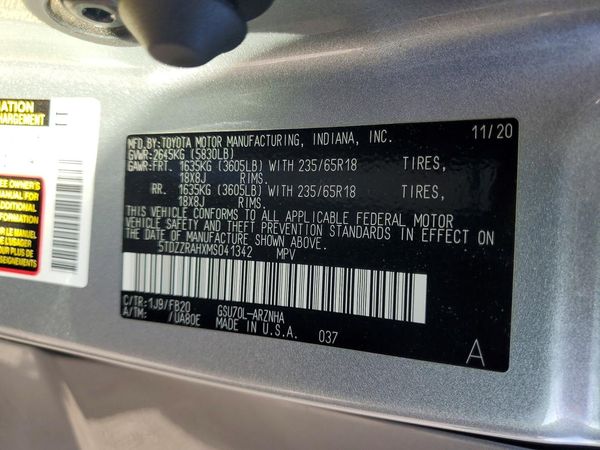 2021 TOYOTA HIGHLANDER LE
