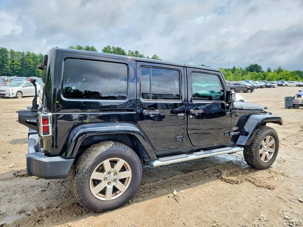 2017 JEEP WRANGLER UNLIMITED SAHARA 4X4