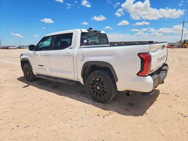 2026 TOYOTA TUNDRA