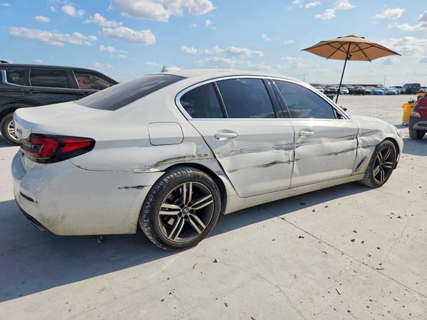 2021 BMW 530