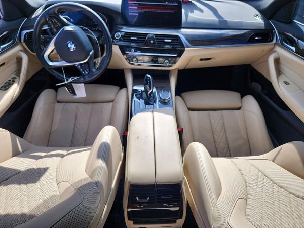 2021 BMW 530