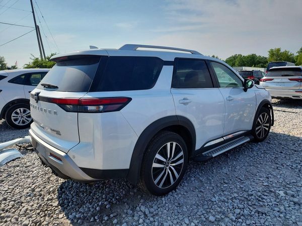 2025 NISSAN PATHFINDER Platinum