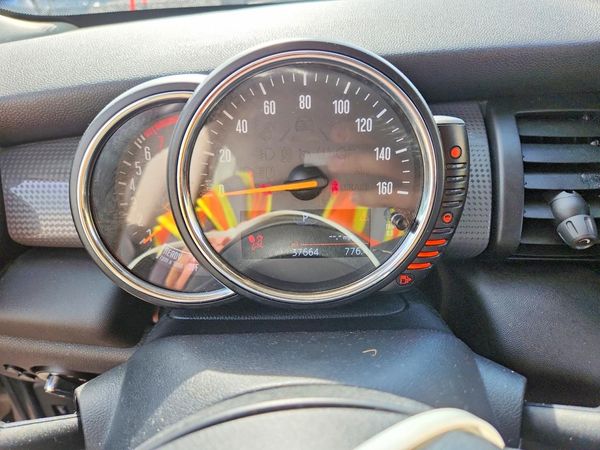 2015 MINI COOPER