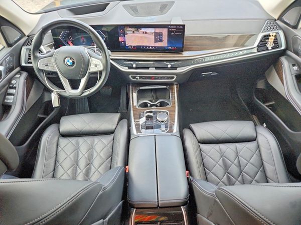 2024 BMW X7 xDrive40i