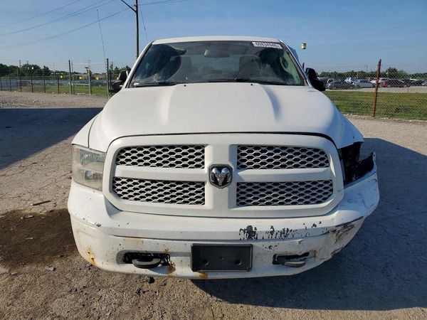2016 RAM 1500 ST