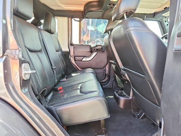 2016 JEEP WRANGLER UNLIMITED SAHARA 4X4