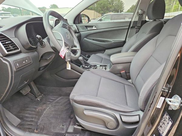 2021 HYUNDAI TUCSON SE