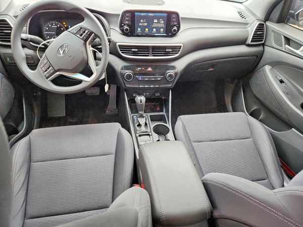 2021 HYUNDAI TUCSON SE