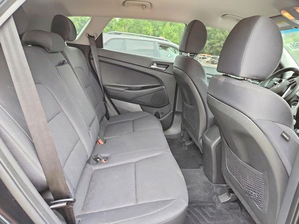 2021 HYUNDAI TUCSON SE