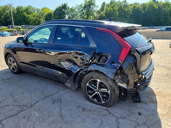 2023 KIA NIRO
