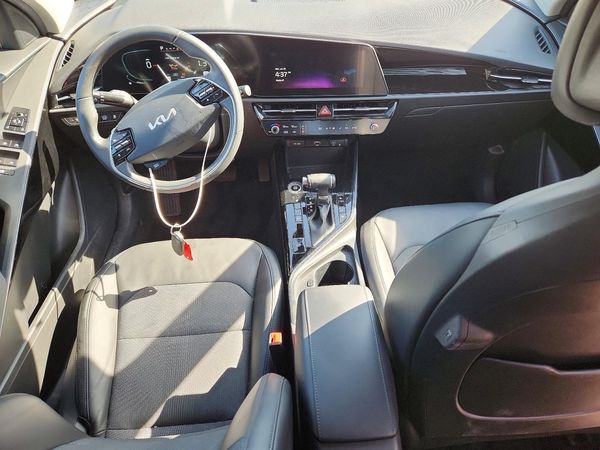 2023 KIA NIRO