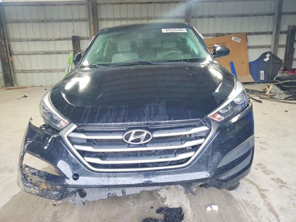 2017 HYUNDAI TUCSON SE (no options)