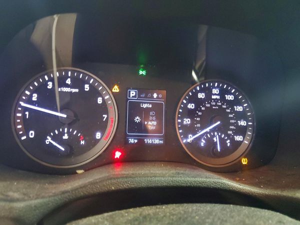 2017 HYUNDAI TUCSON SE (no options)