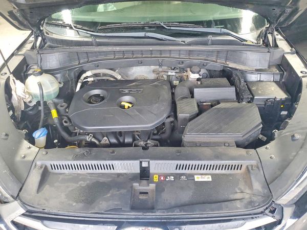2017 HYUNDAI TUCSON SE (no options)