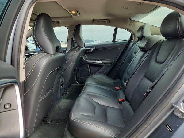 2017 VOLVO S60 Dynamic