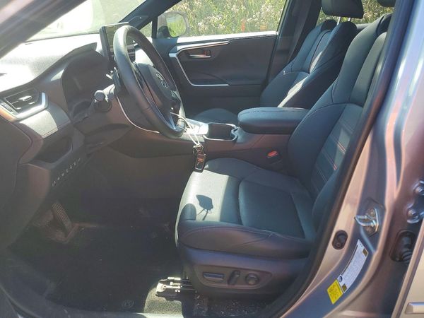 2025 TOYOTA RAV4 XSE Premium