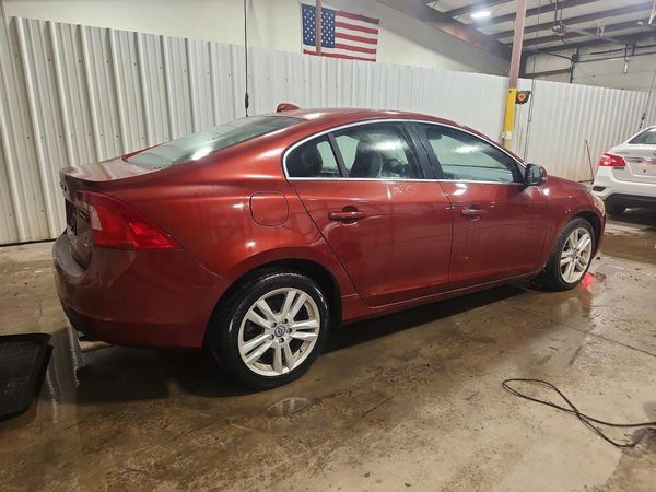 2013 VOLVO S60
