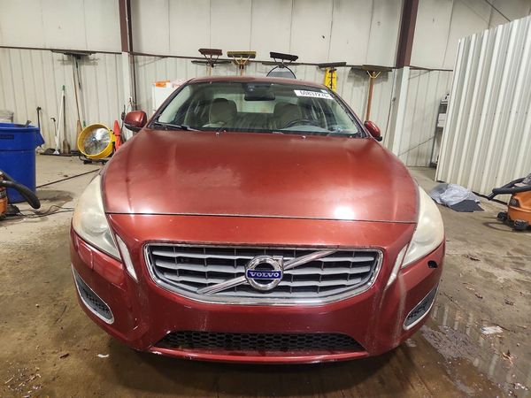 2013 VOLVO S60