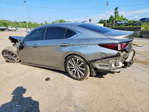 2020 LEXUS ES