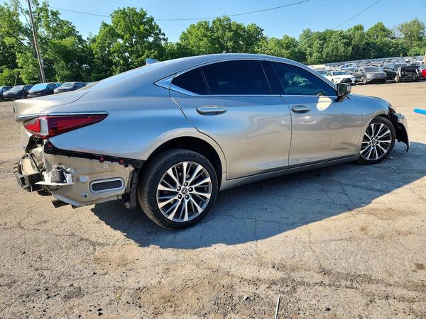 2020 LEXUS ES