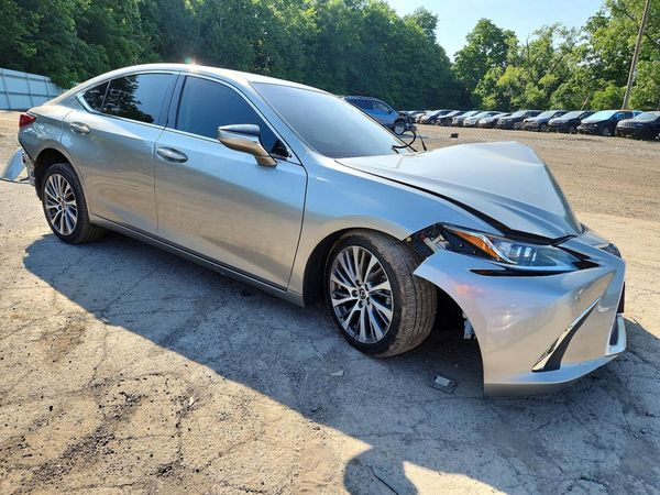 2020 LEXUS ES