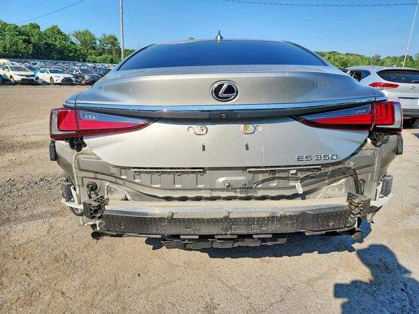 2020 LEXUS ES