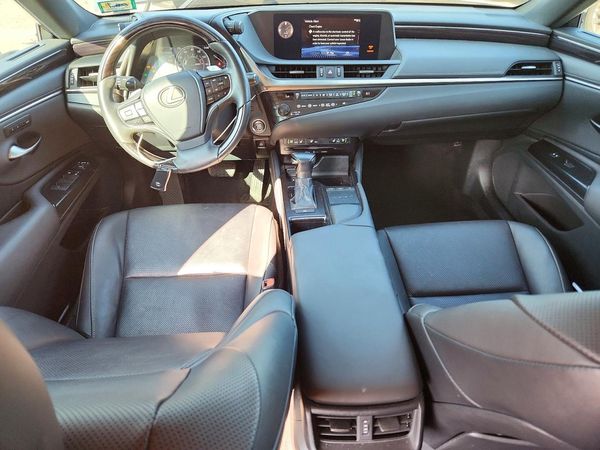 2020 LEXUS ES
