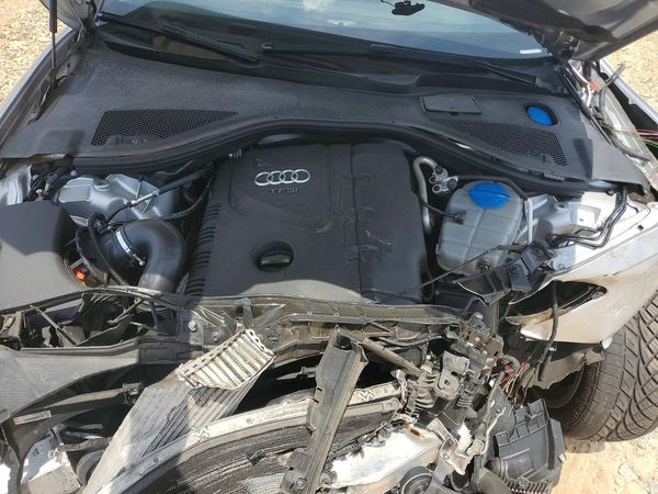 2014 AUDI A6 Premium — Engine bay