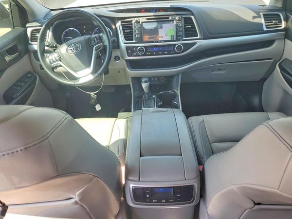 2018 TOYOTA HIGHLANDER