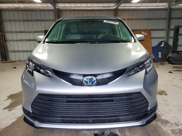 2024 TOYOTA SIENNA