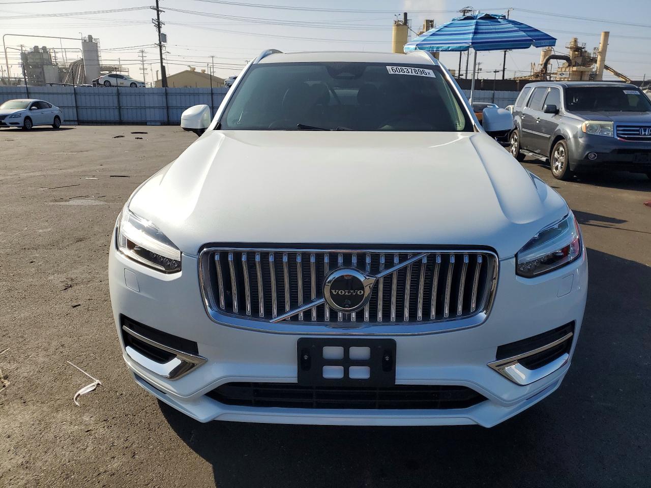 2024 VOLVO XC90 Plus Bright