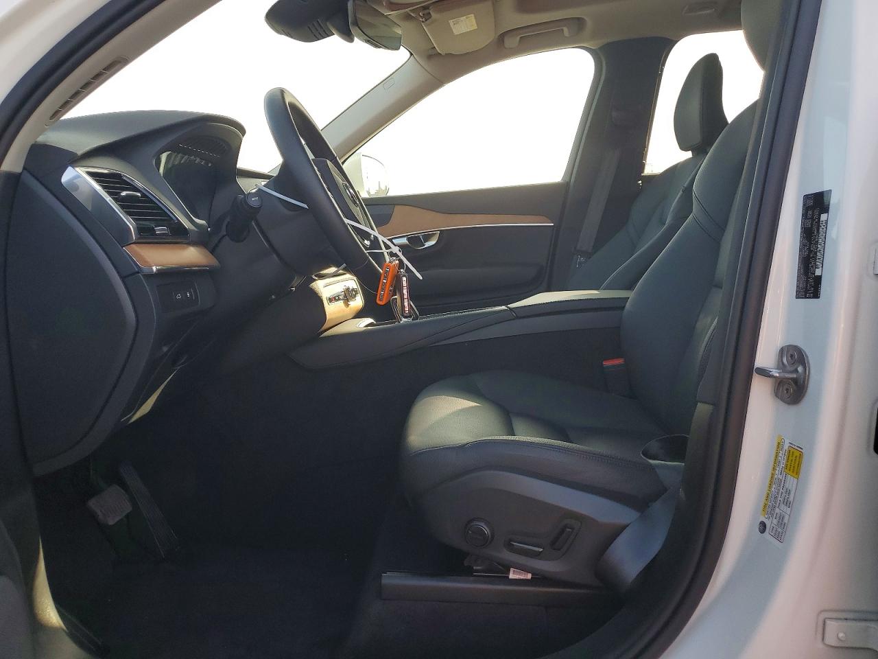 2024 VOLVO XC90 Plus Bright