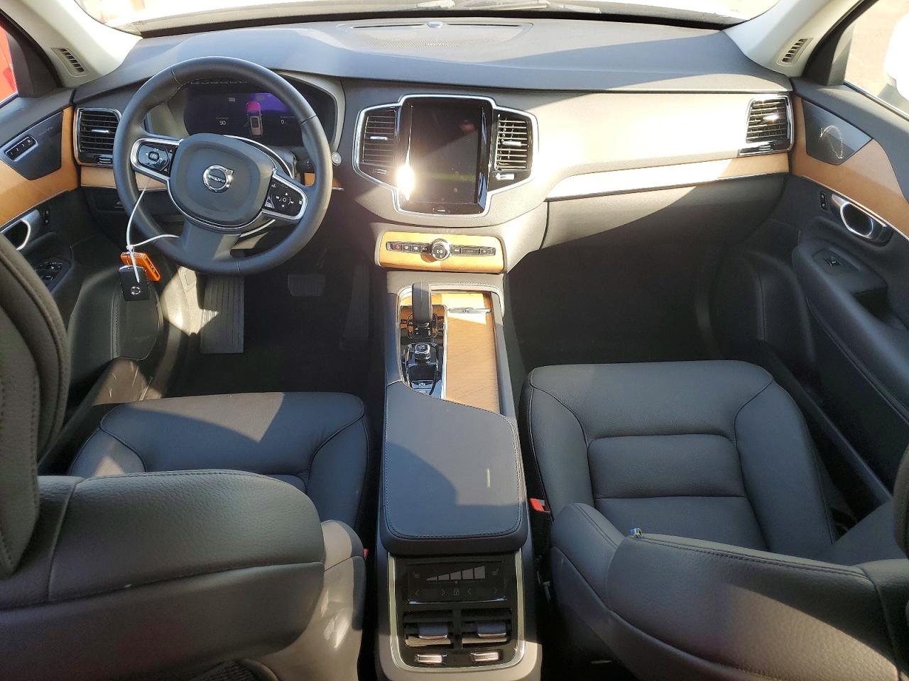 2024 VOLVO XC90 Plus Bright