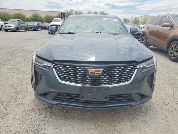2022 CADILLAC CT4 Luxury