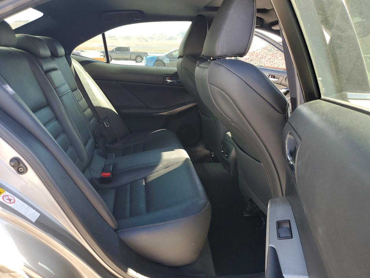 2016 LEXUS IS 200t