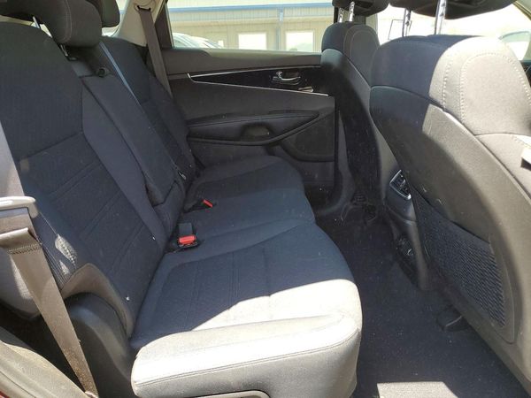 2017 KIA SORENTO L, LX
