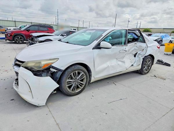 2015 TOYOTA CAMRY