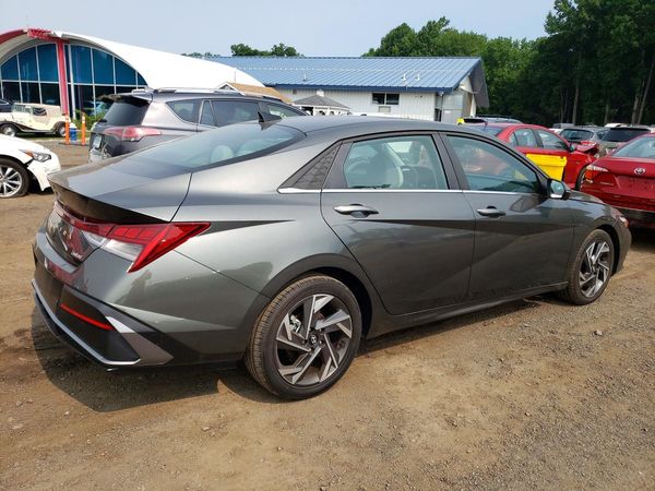 2024 HYUNDAI ELANTRA