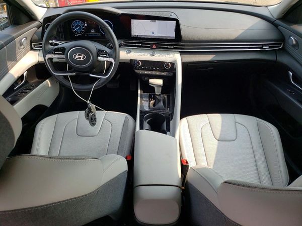 2024 HYUNDAI ELANTRA