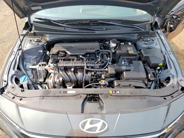 2024 HYUNDAI ELANTRA