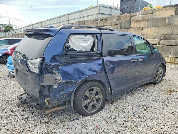 2019 TOYOTA SIENNA SE/SE Premium