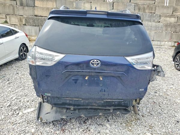 2019 TOYOTA SIENNA SE/SE Premium
