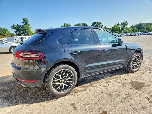 2017 PORSCHE MACAN