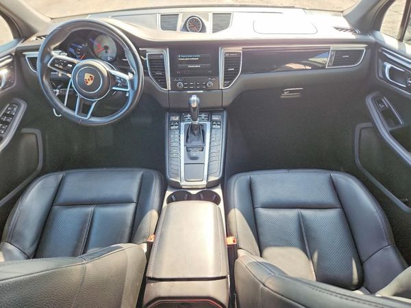 2017 PORSCHE MACAN