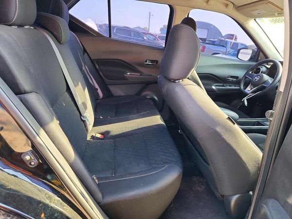 2021 NISSAN KICKS