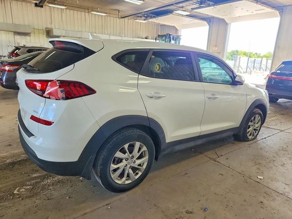 2021 HYUNDAI TUCSON SE